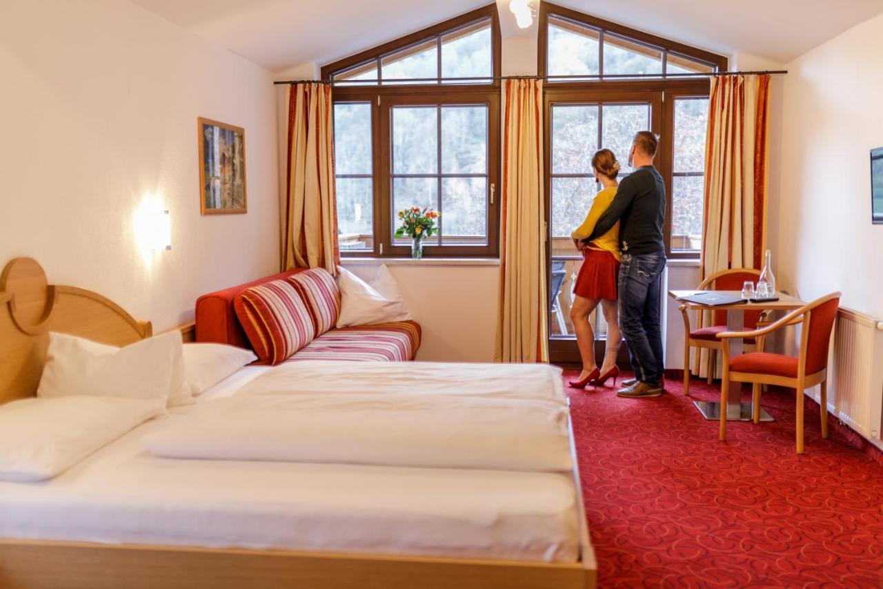 Feriendorf Ponyhof Hotel Fusch an der Grossglocknerstrasse Eksteriør billede